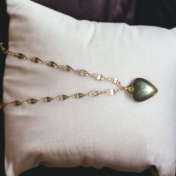 🧡 Delicate Gold Dainty Heart Necklace🧡 - Picture 8 of 16